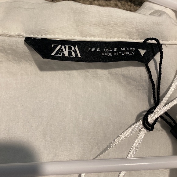 COPY - Zara Rouched White button up shirt - Picture 2 of 4